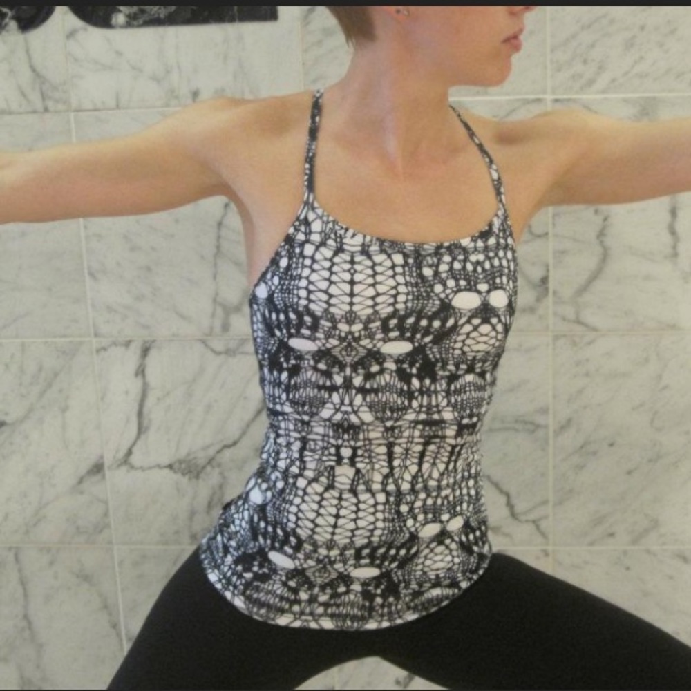 Lululemon Black and White Glacier Lace Tank 4
